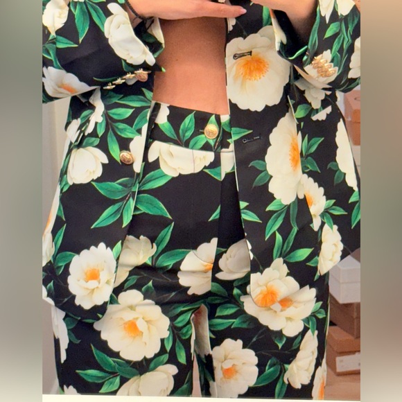 245 ‘Boss Baby’ Floral Black Women's Pantsuit With Gold Buttons - Picture 5 of 5